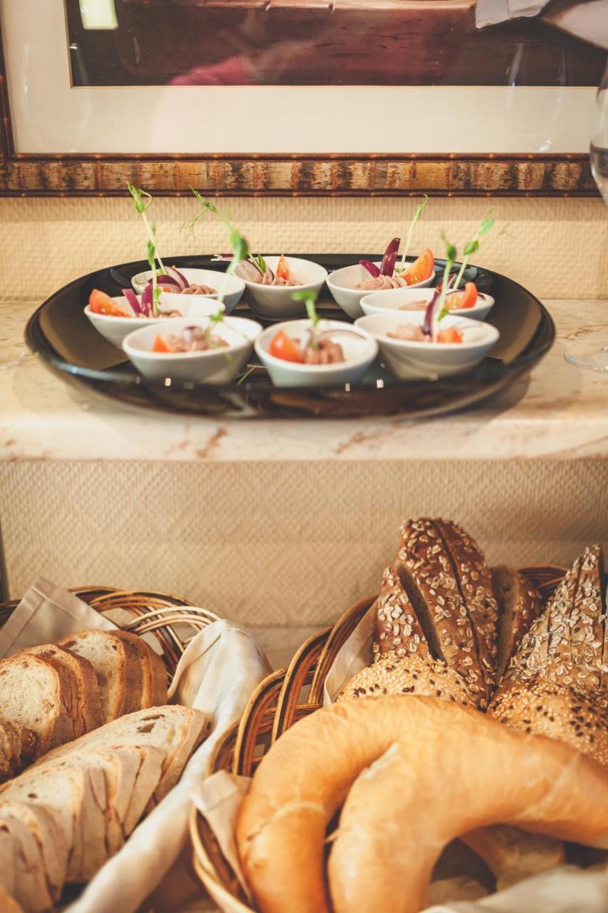 Korona Pension And Restaurant Hévíz Kültér fotó